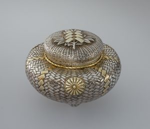 入目籠形ボンボニエール