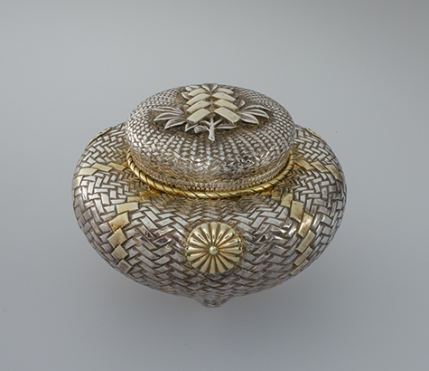 入目籠形ボンボニエール