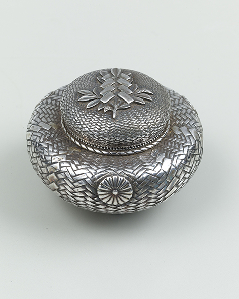 入目籠形ボンボニエール