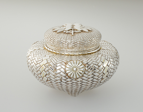 入目籠形ボンボニエール