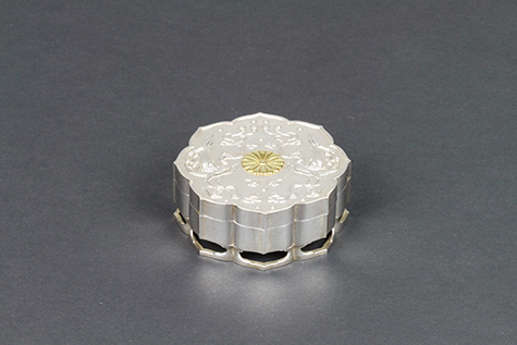 八稜鏡形鳳凰文ボンボニエール