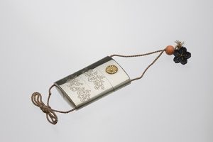 印籠形桐文ボンボニエール