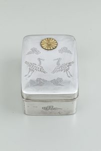 箱形双鶴文ボンボニエール