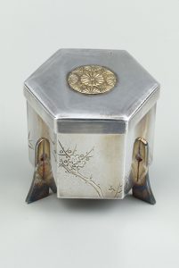 貝桶形松竹梅文ボンボニエール