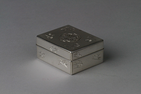 箱形燕葵葉文ボンボニエール