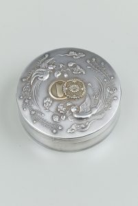 丸形花喰鳥文ボンボニエール