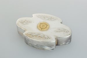 州浜形松波文ボンボニエール