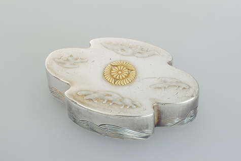 州浜形松波文ボンボニエール