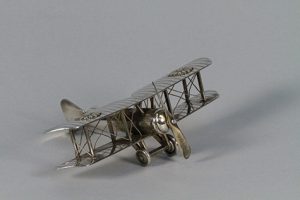 複葉機形ボンボニエール