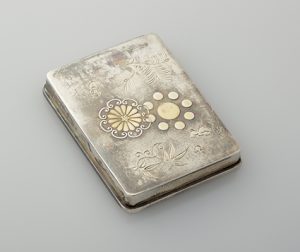 唐櫃形松竹梅文ボンボニエール蓋