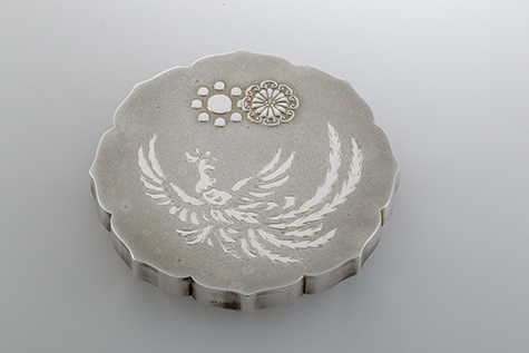 八稜鏡形鳳凰文ボンボニエール蓋