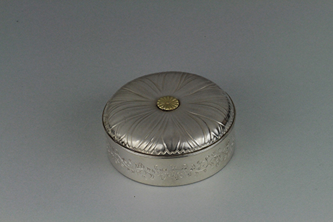 丸形菊花文ボンボニエール