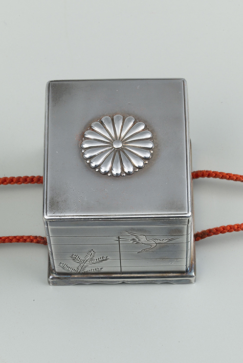 重箱形松鶴文ボンボニエール