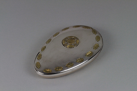 卵形柏葉文ボンボニエール