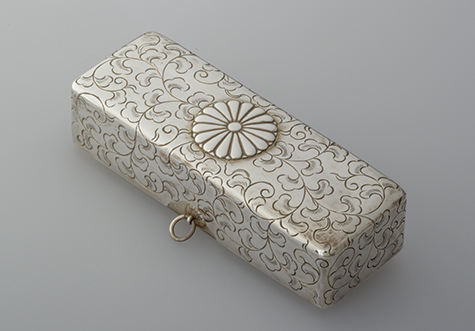 文箱形唐草文ボンボニエール