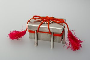 唐櫃形ボンボニエール