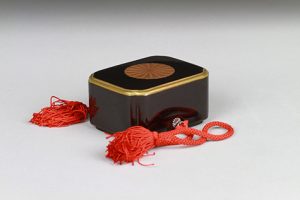 手箱形蒔絵ボンボニエール