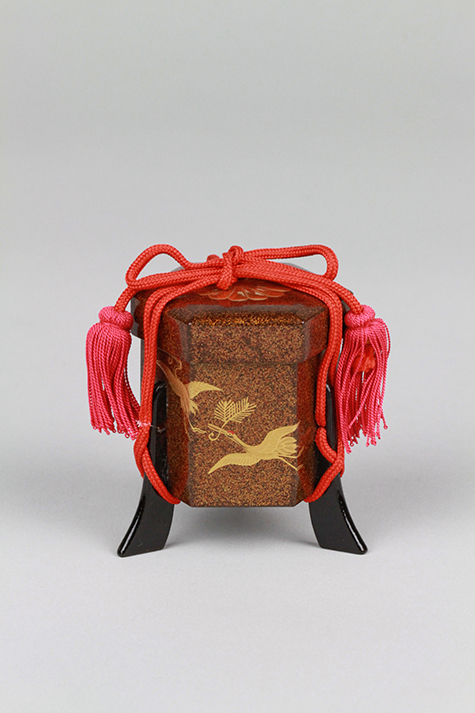 貝桶形松喰鶴蒔絵ボンボニエール