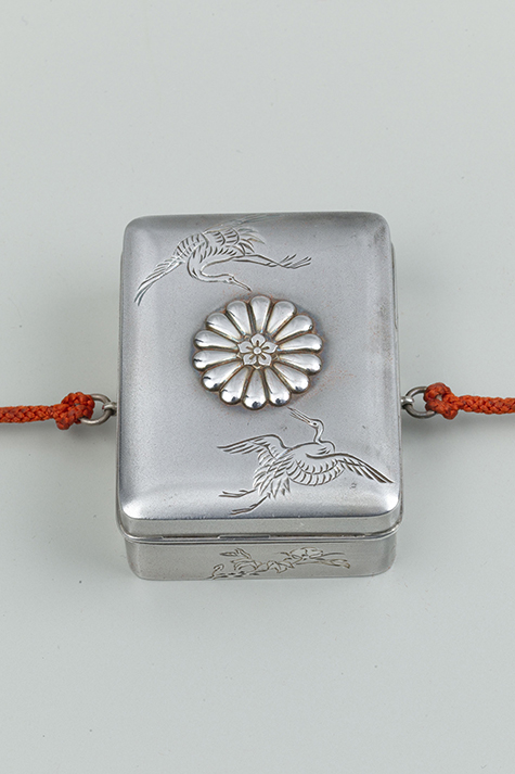 箱形双鶴牡丹文ボンボニエール