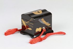 手箱形短冊花卉菊花蒔絵ボンボニエール