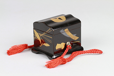 手箱形短冊花卉菊花蒔絵ボンボニエール