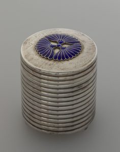 行器形ボンボニエール