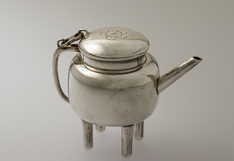 盉（か）形ボンボニエール