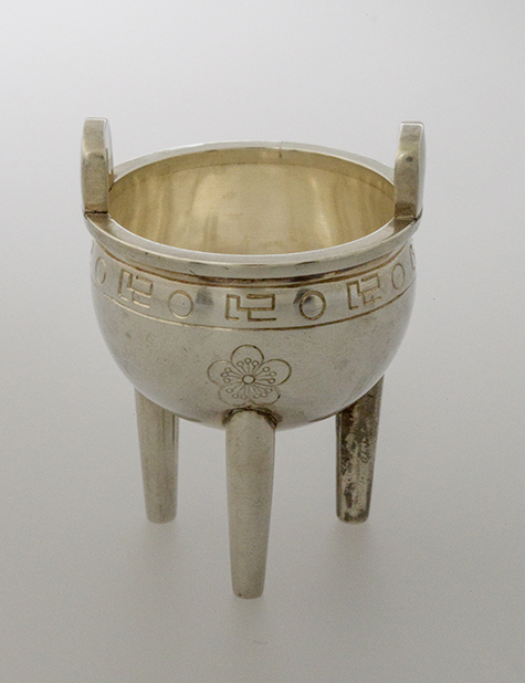 鼎（てい）形ボンボニエール