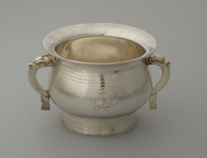 簋（き）形ボンボニエール