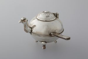 鐎斗形ボンボニエール