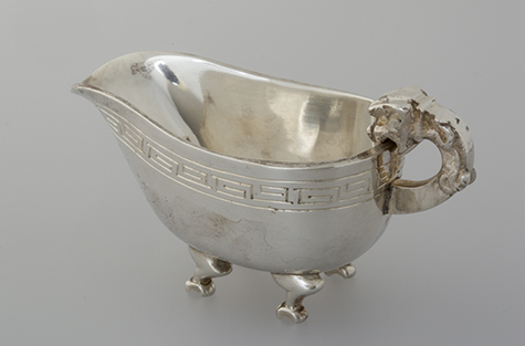 匜（い）形雷文繋ボンボニエール