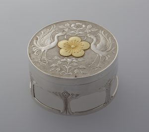 床脚付合子形双凰文ボンボニエール