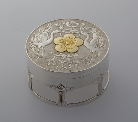 床脚付合子形双凰文ボンボニエール