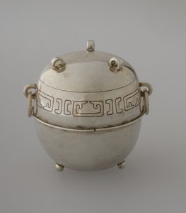 敦（たい）形ボンボニエール