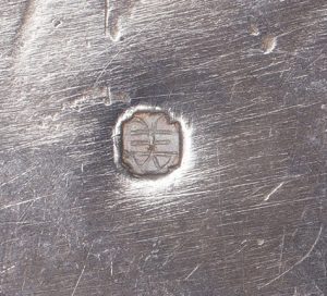 〔刻印〕瓜形瓶