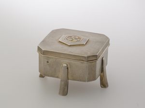 脚付箱形ボンボニエール