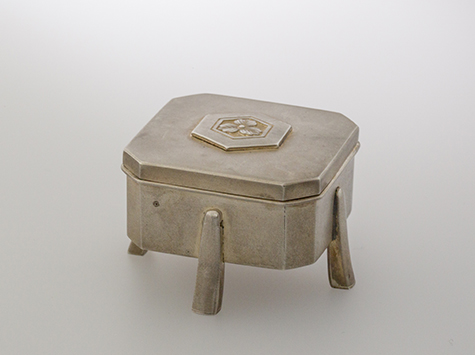 脚付箱形ボンボニエール