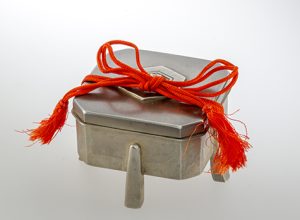 脚付箱形ボンボニエール