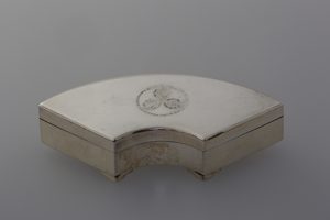 扇箱形ボンボニエール