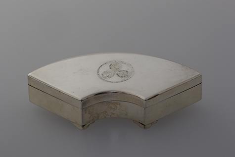 扇箱形ボンボニエール