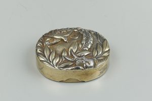 合子形藤燕文ボンボニエール