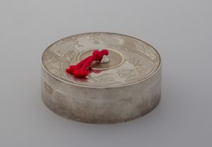 鏡箱形双鶏文ボンボニエール