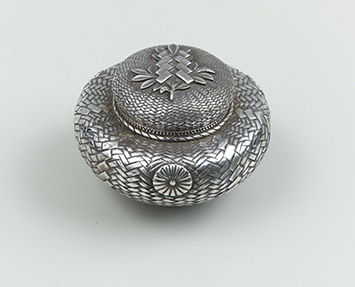 銀製入目籠形ボンボニエール