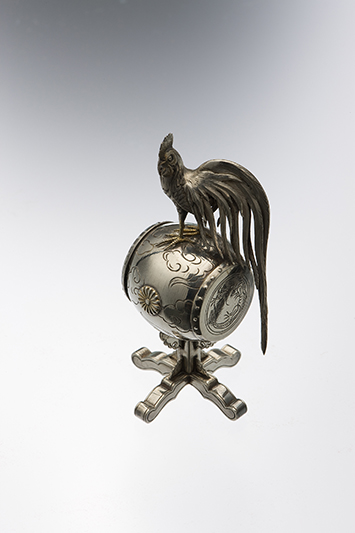 銀製菊紋諫鼓鶏形ボンボニエール