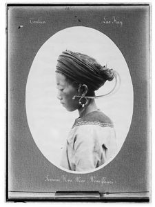 ヴェトナムの花嫁被物をしたヤオ・チン・ガン族　婦人写真乾板