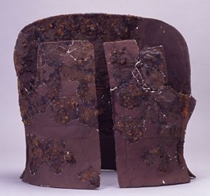 等々力御嶽山古墳出土　三角板鋲留短甲