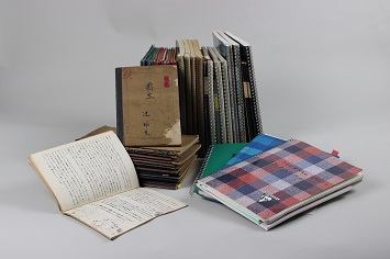 辻邦生・昭和19年～平成10年までの日記(98冊)